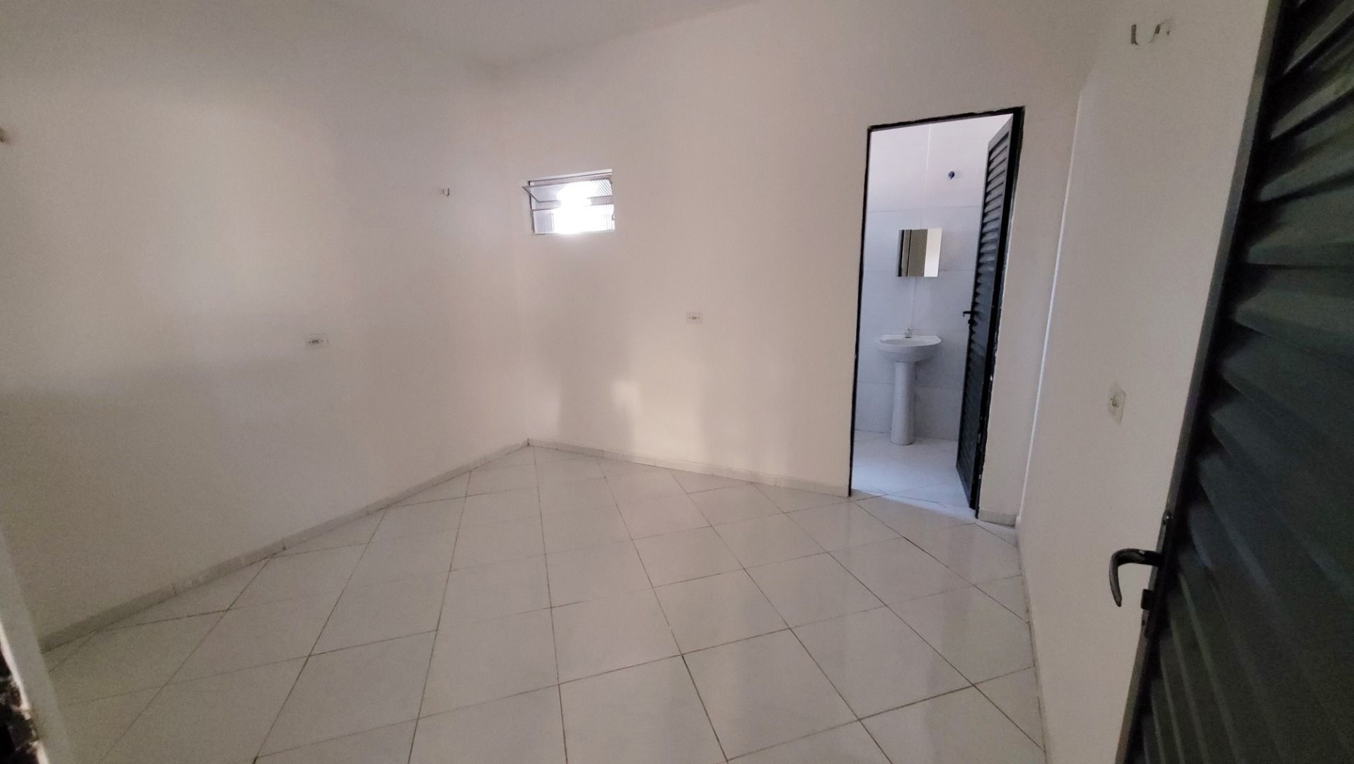 Casa para alugar com 4 quartos, 201m² - Foto 6