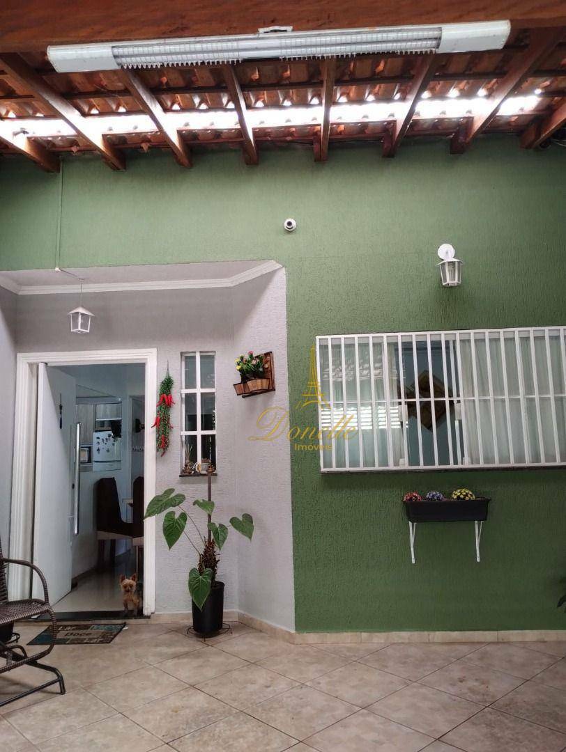 Casa à venda com 2 quartos, 65m² - Foto 1