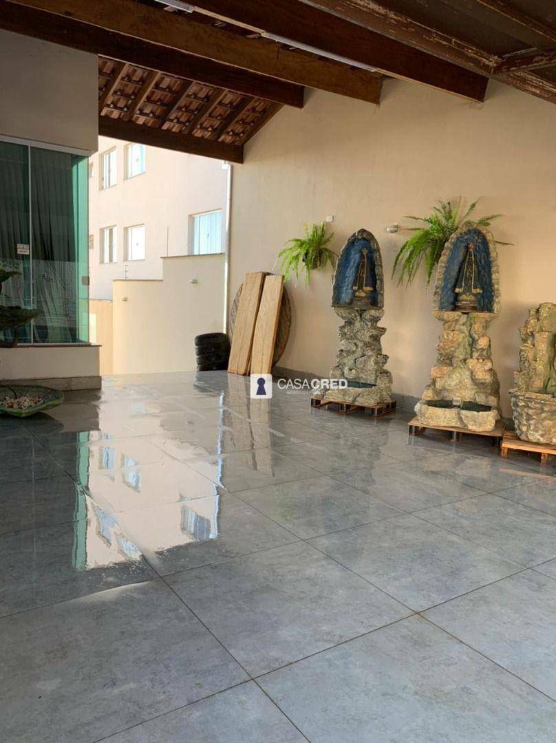 Casa à venda com 2 quartos, 277m² - Foto 1