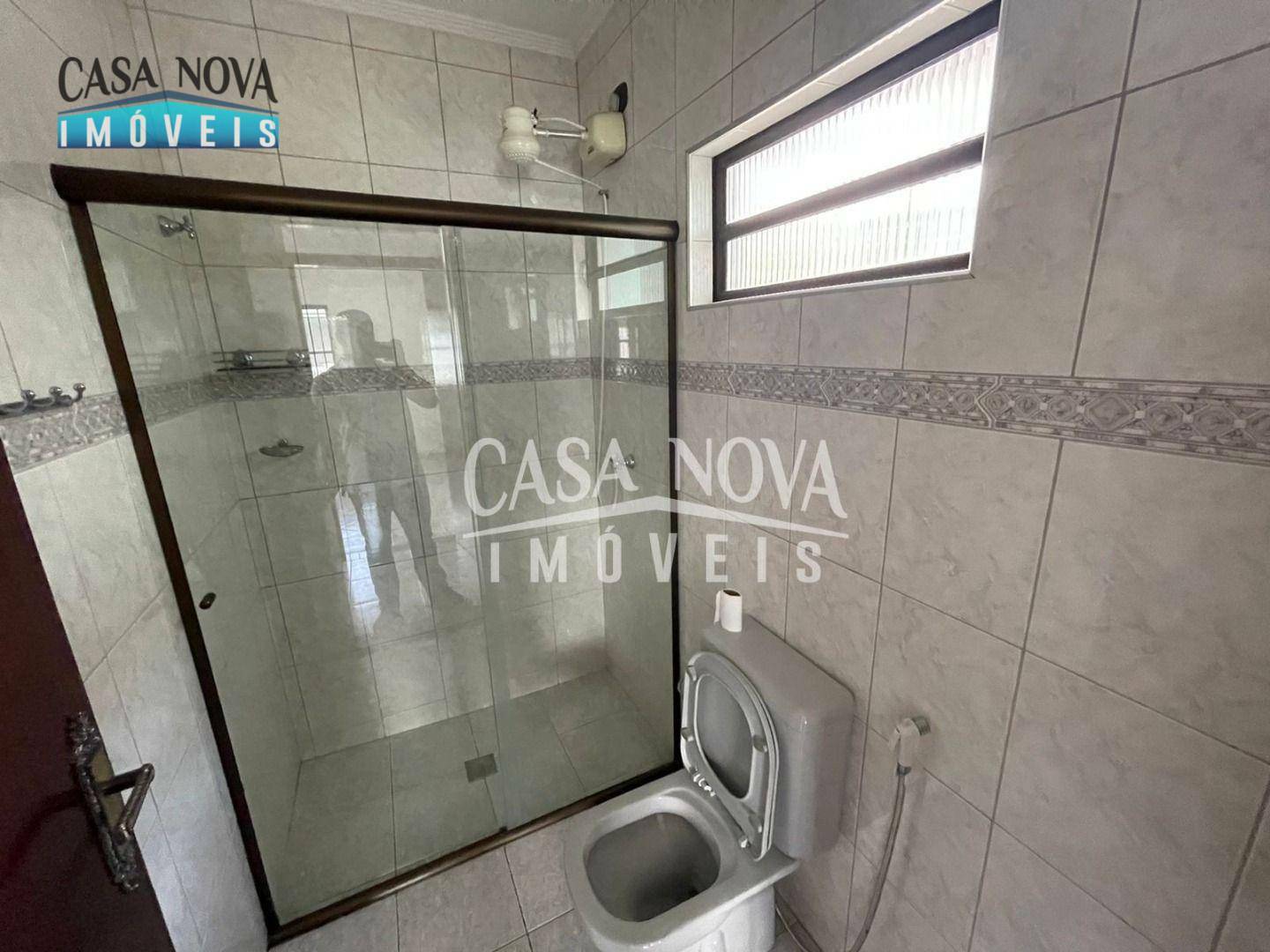 Casa de Condomínio para alugar com 3 quartos, 300m² - Foto 28