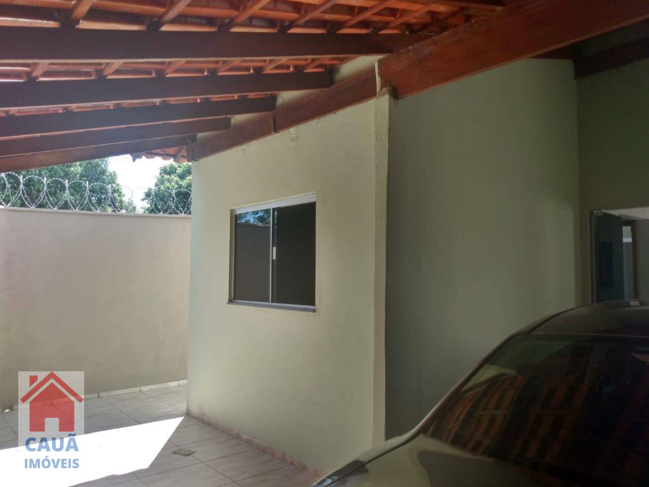 Casa à venda com 2 quartos, 60m² - Foto 1