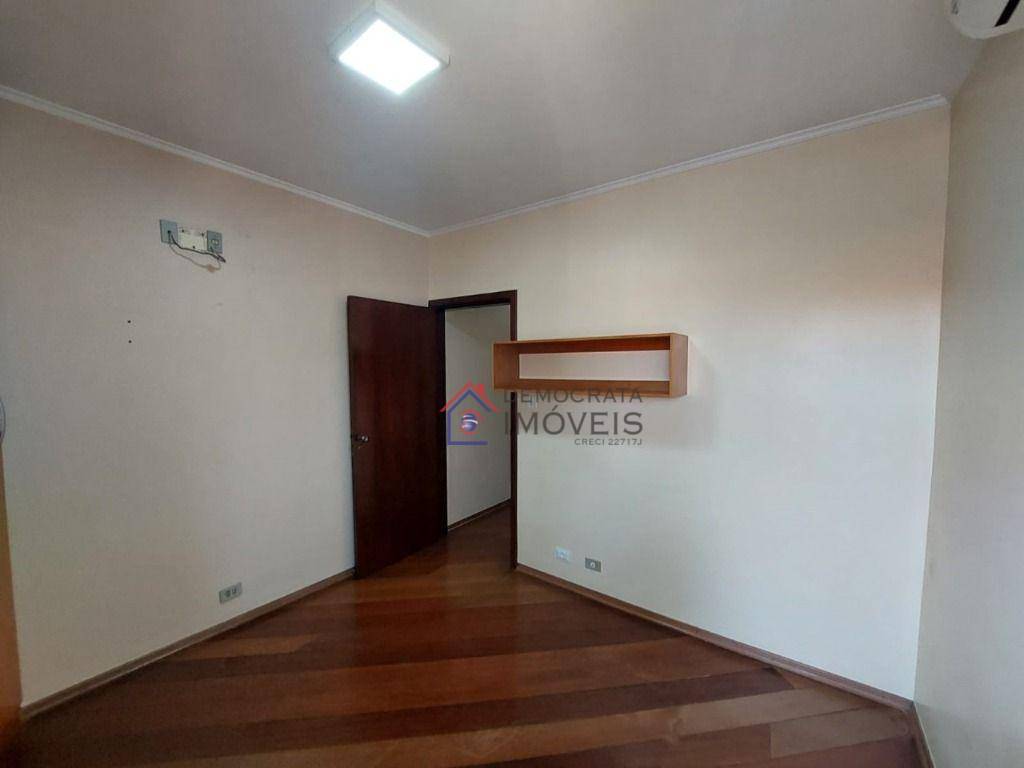 Sobrado à venda com 3 quartos, 202m² - Foto 11