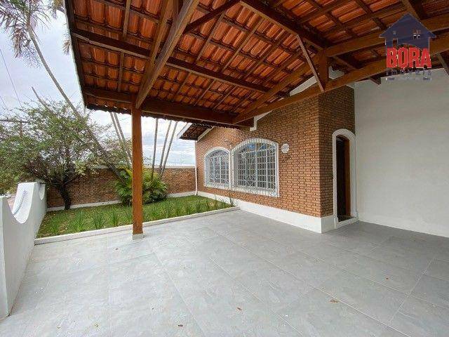 Casa à venda com 3 quartos, 173m² - Foto 1