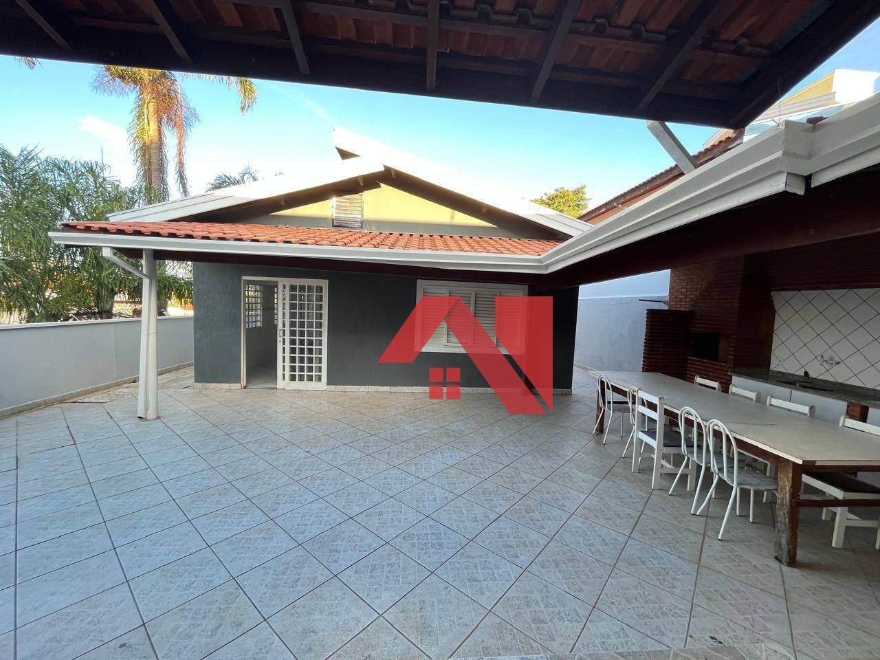 Casa, 3 quartos, 198 m² - Foto 1