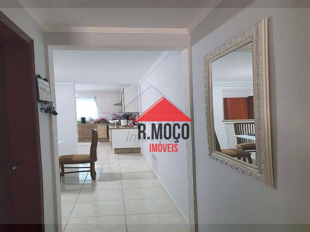 Sobrado à venda com 4 quartos, 180m² - Foto 8