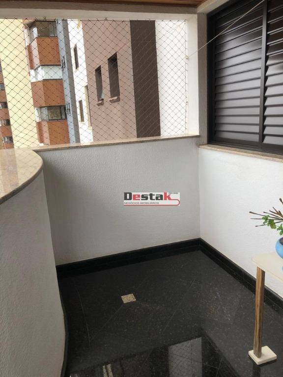 Apartamento à venda com 3 quartos, 130m² - Foto 16