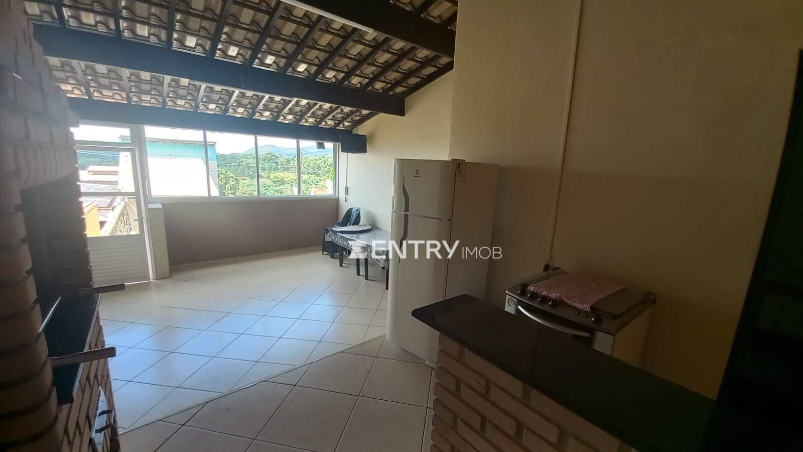 Casa à venda com 2 quartos, 150m² - Foto 4