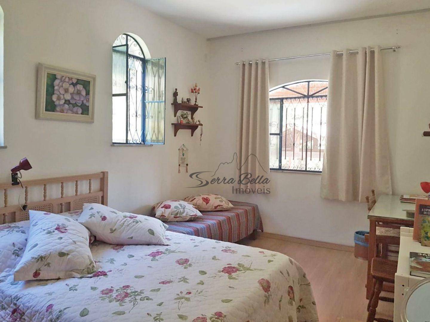 Casa à venda com 5 quartos, 210m² - Foto 10