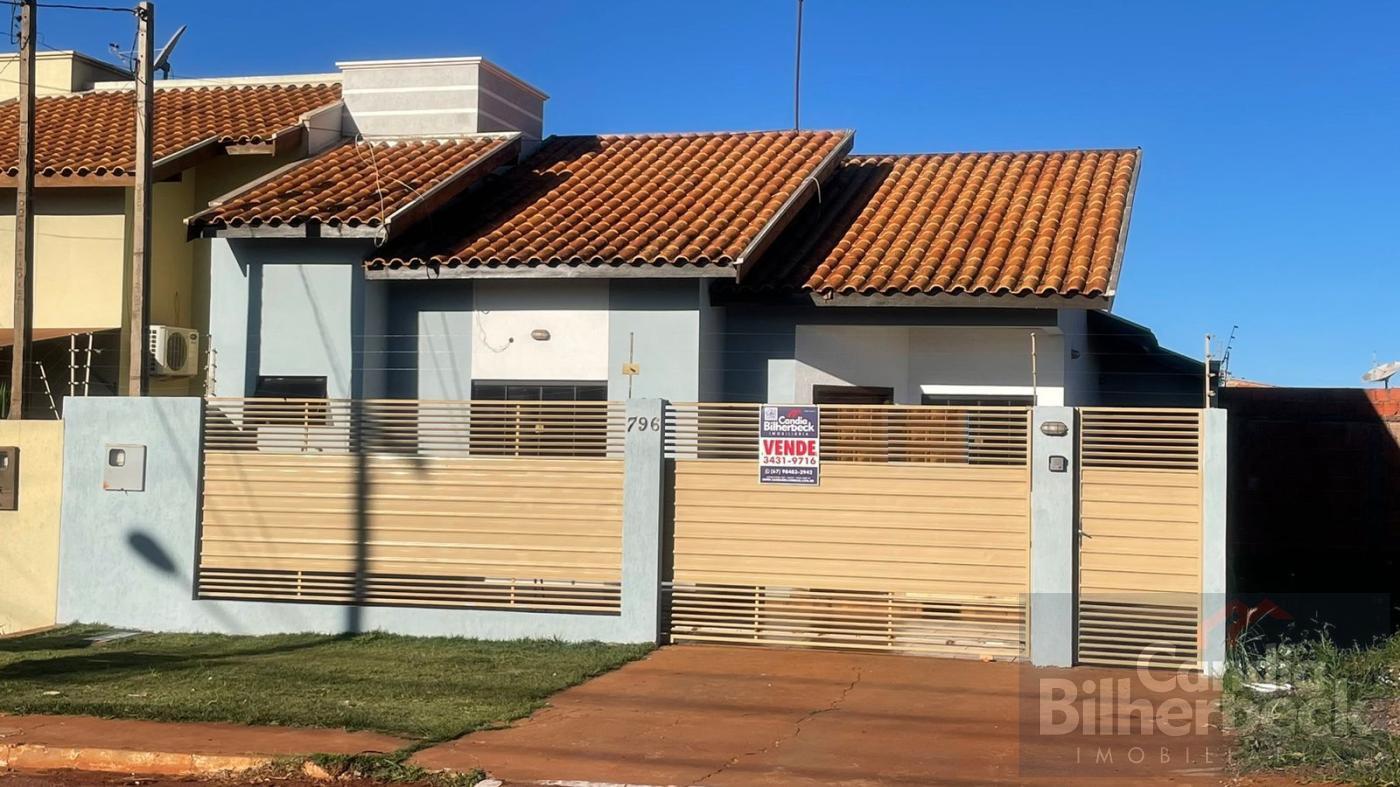 Casa à venda com 2 quartos, 150m² - Foto 1