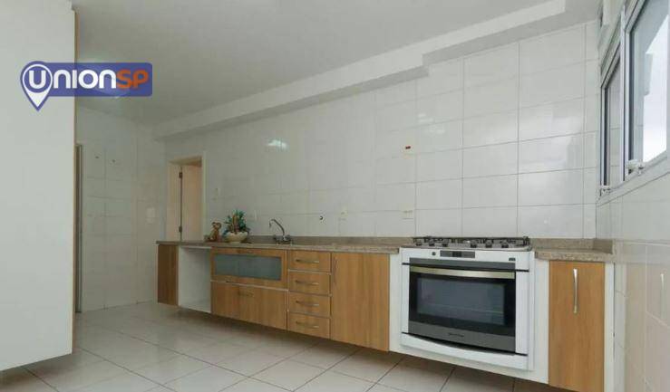 Apartamento à venda com 3 quartos, 213m² - Foto 9