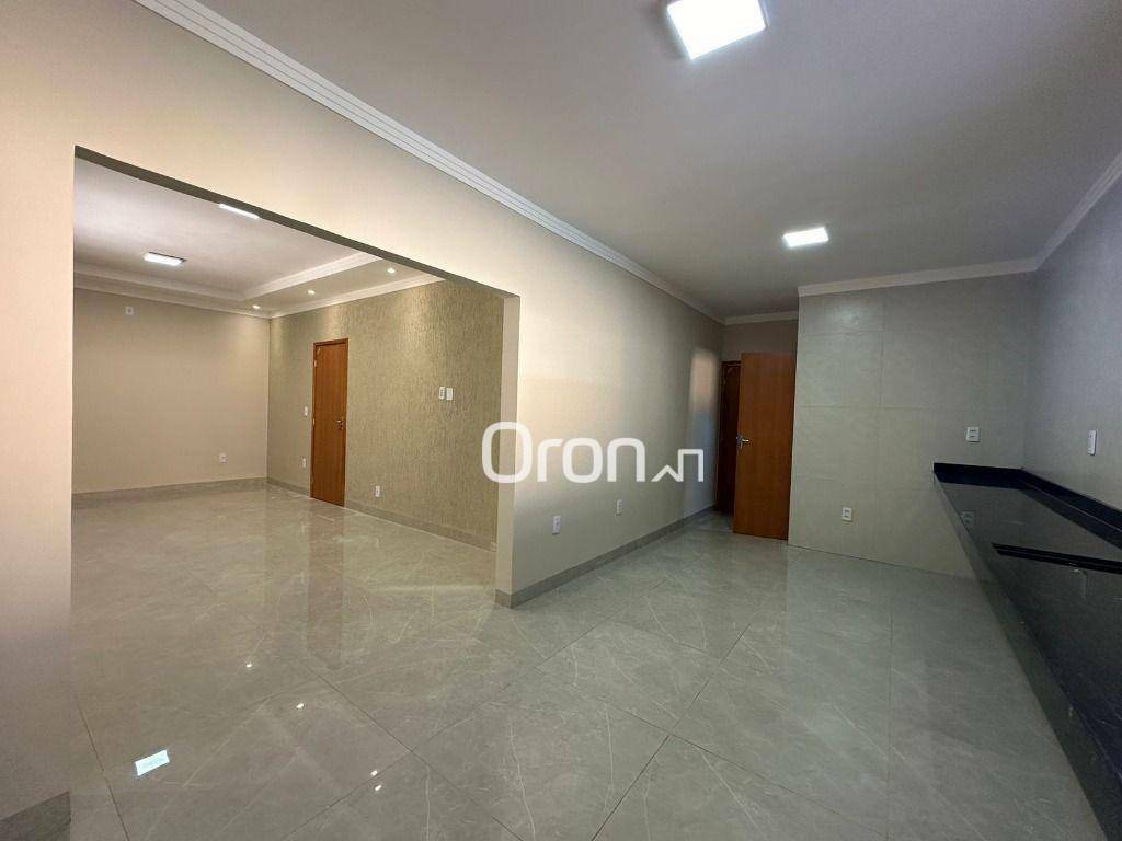 Casa à venda com 4 quartos, 185m² - Foto 4