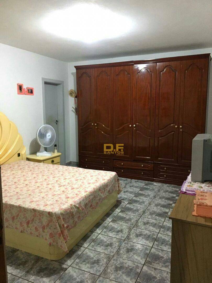 Sobrado à venda com 6 quartos, 196m² - Foto 13