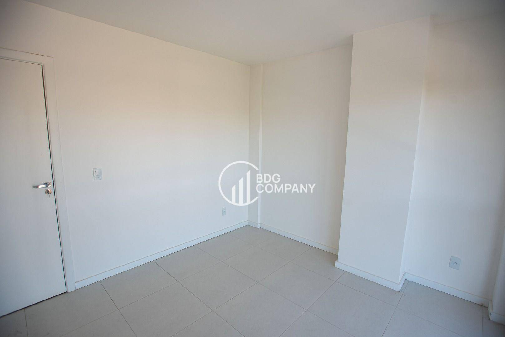 Apartamento à venda com 2 quartos, 65m² - Foto 13