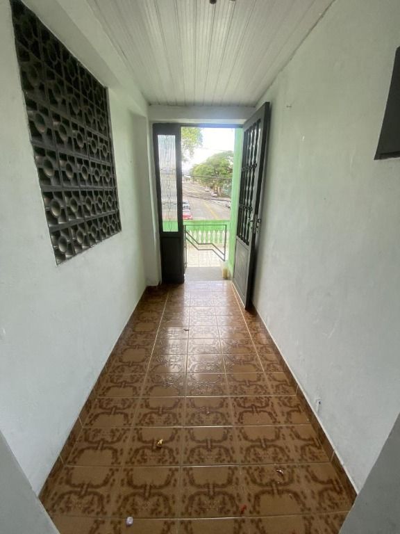 Casa à venda com 2 quartos, 200m² - Foto 13