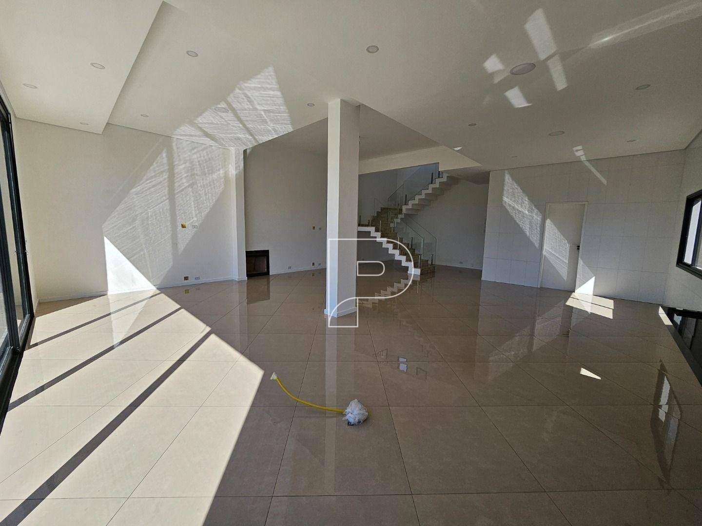 Casa de Condomínio à venda com 3 quartos, 281m² - Foto 4