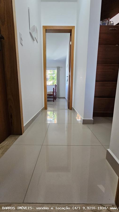 Casa à venda com 4 quartos, 97m² - Foto 15