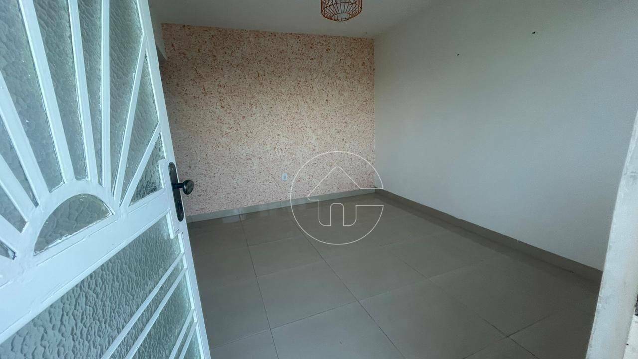 Casa à venda com 2 quartos, 180m² - Foto 2