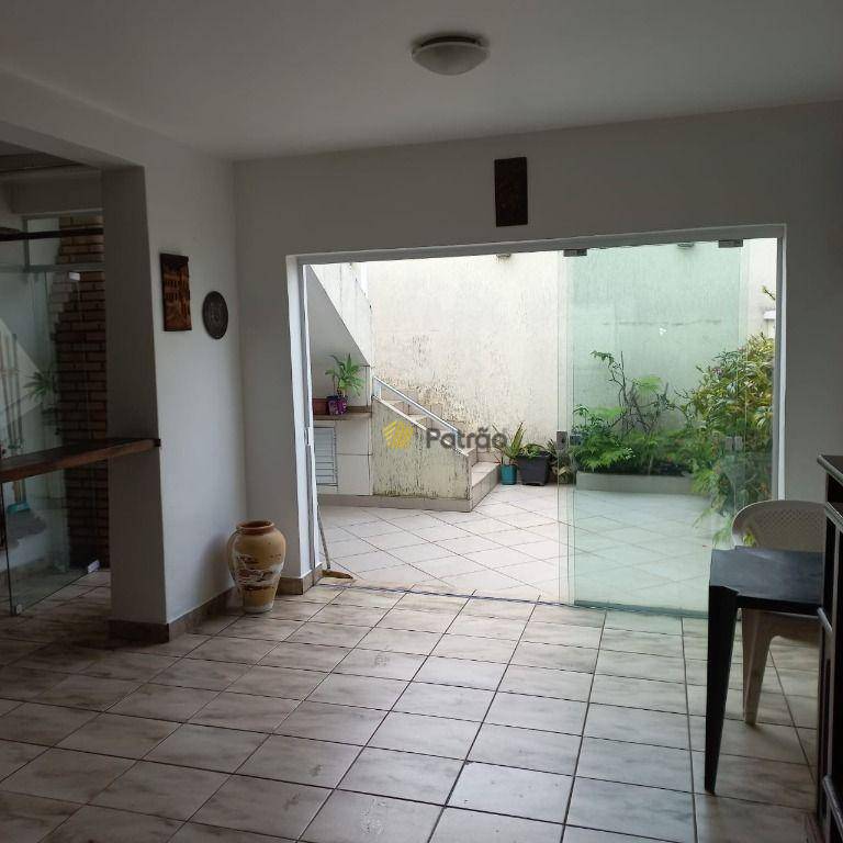 Casa à venda com 3 quartos, 270m² - Foto 30