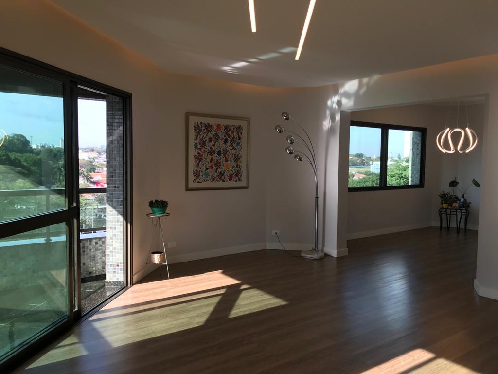 Apartamento à venda com 3 quartos, 180m² - Foto 1