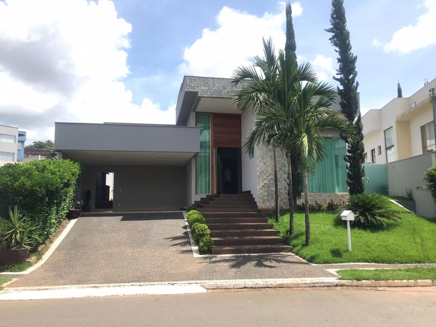 Casa de Condomínio à venda com 3 quartos, 650m² - Foto 1