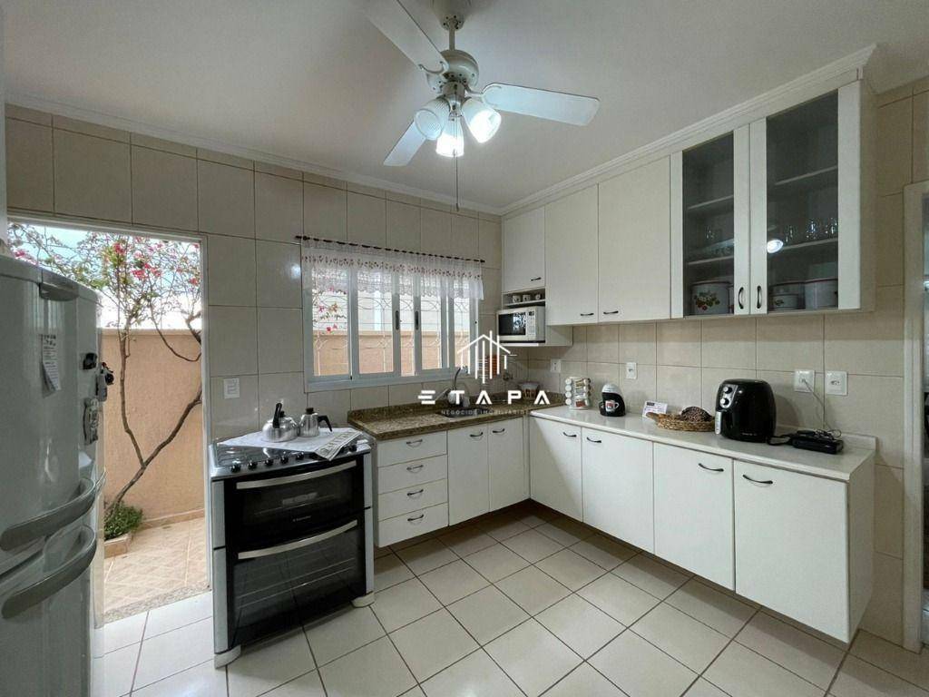 Casa à venda com 3 quartos, 170m² - Foto 7