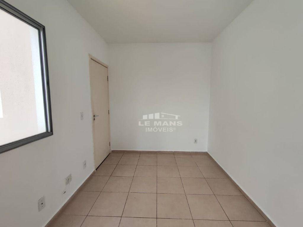 Apartamento à venda com 2 quartos, 45m² - Foto 2