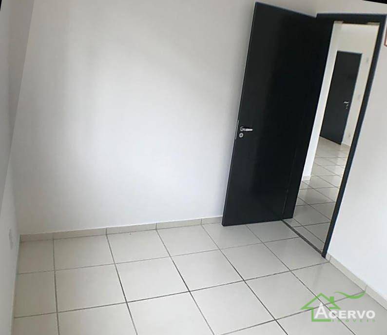 Apartamento à venda com 3 quartos, 80m² - Foto 3