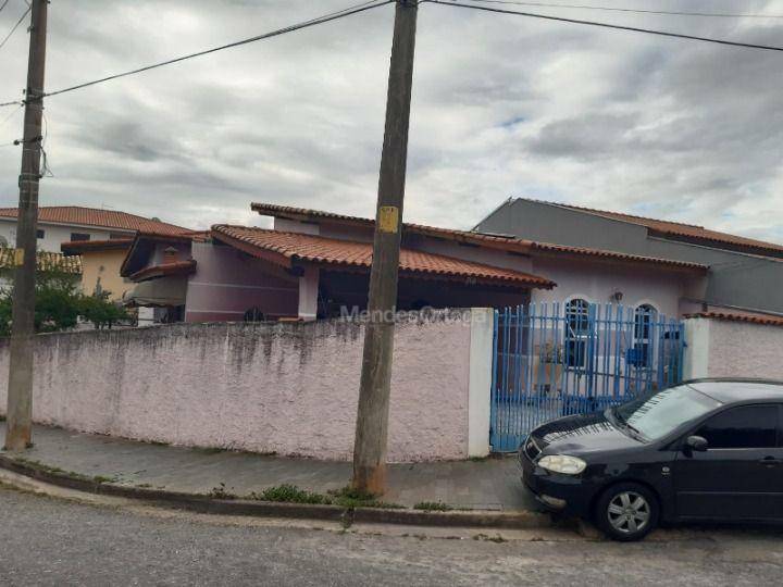 Casa à venda com 3 quartos, 165m² - Foto 1