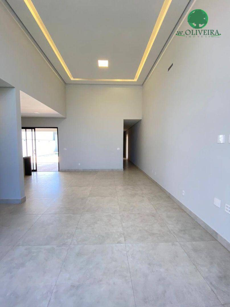 Casa de Condomínio à venda com 3 quartos, 215m² - Foto 1