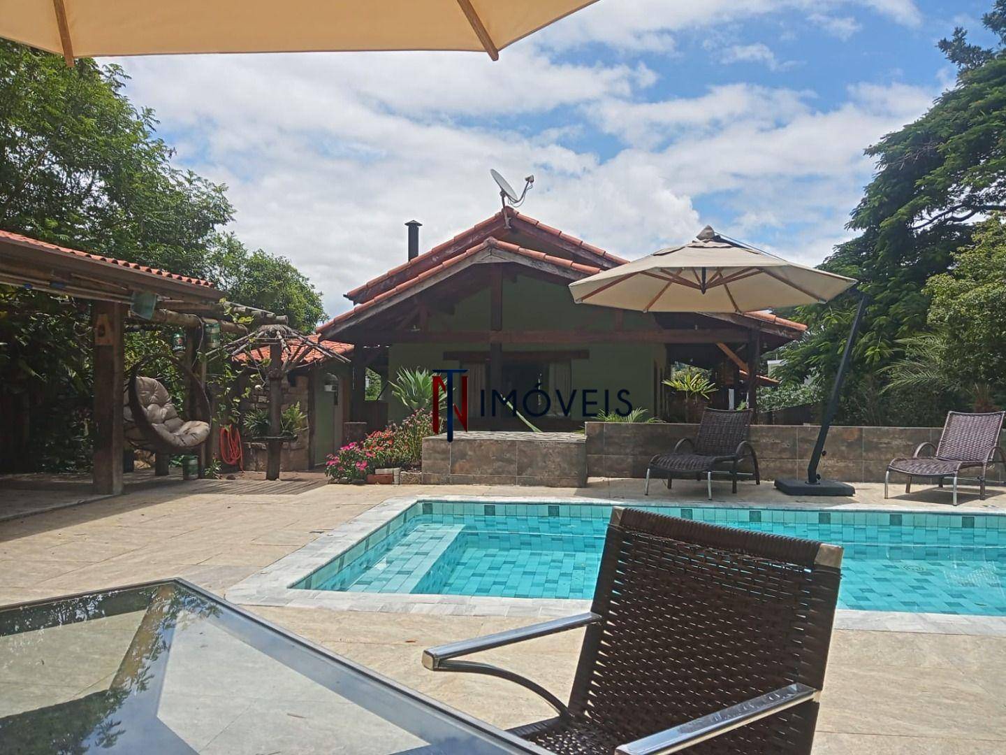 Casa, 3 quartos, 214 m² - Foto 1