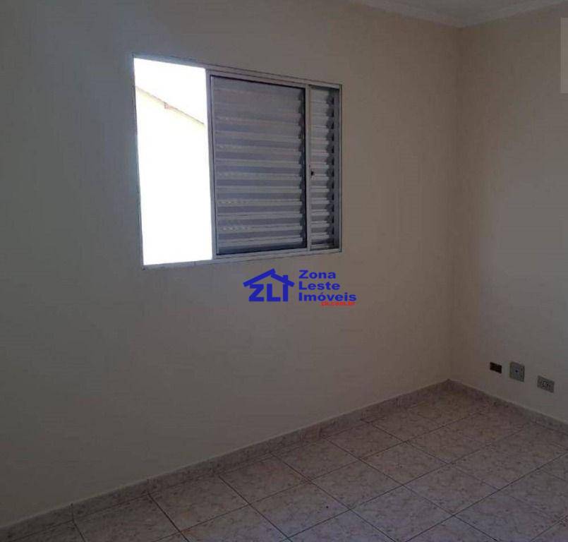 Sobrado à venda com 3 quartos, 200m² - Foto 2