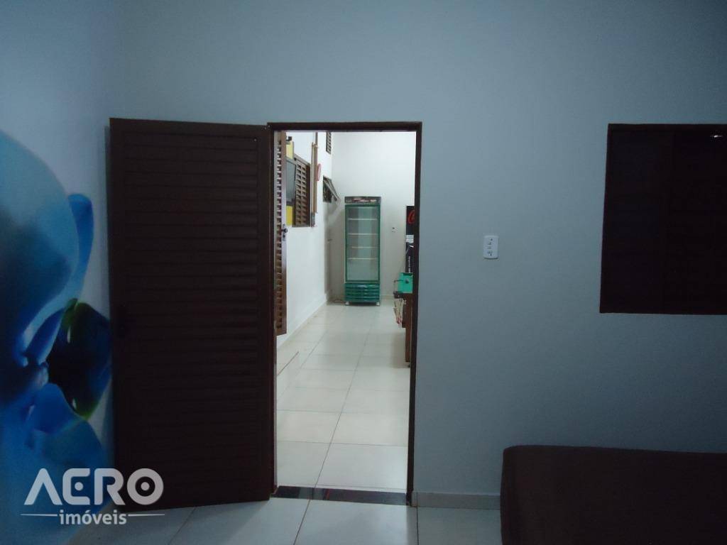 Casa à venda com 3 quartos, 200m² - Foto 18