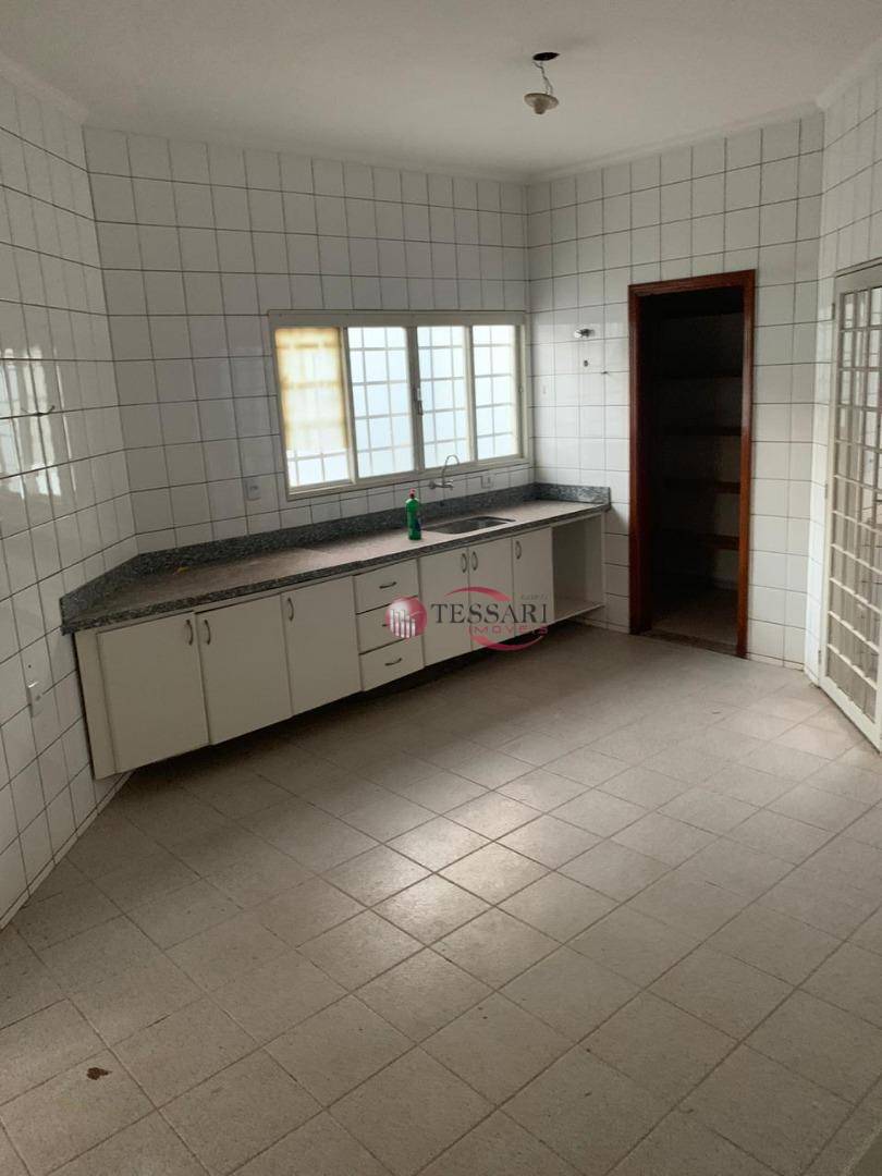 Casa à venda e aluguel com 2 quartos, 220m² - Foto 4