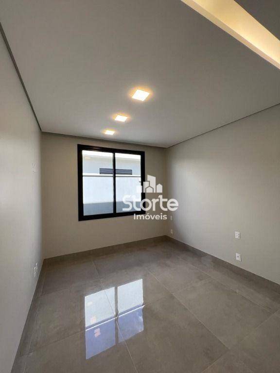 Casa de Condomínio à venda com 3 quartos, 213m² - Foto 11