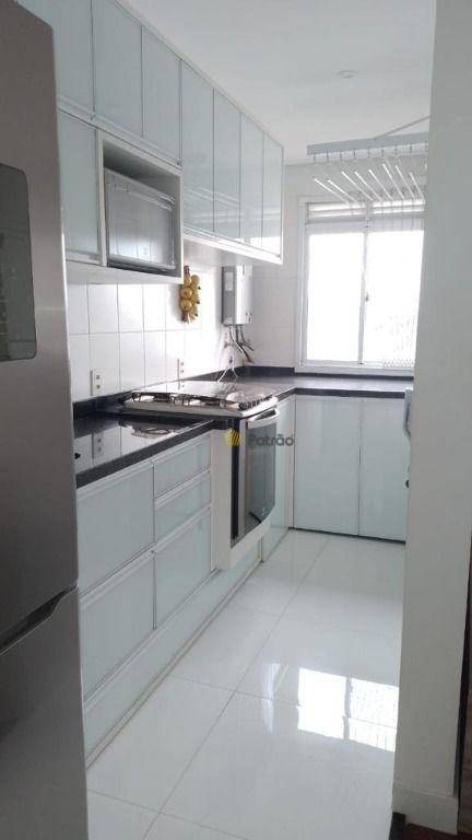 Apartamento à venda com 2 quartos, 72m² - Foto 14