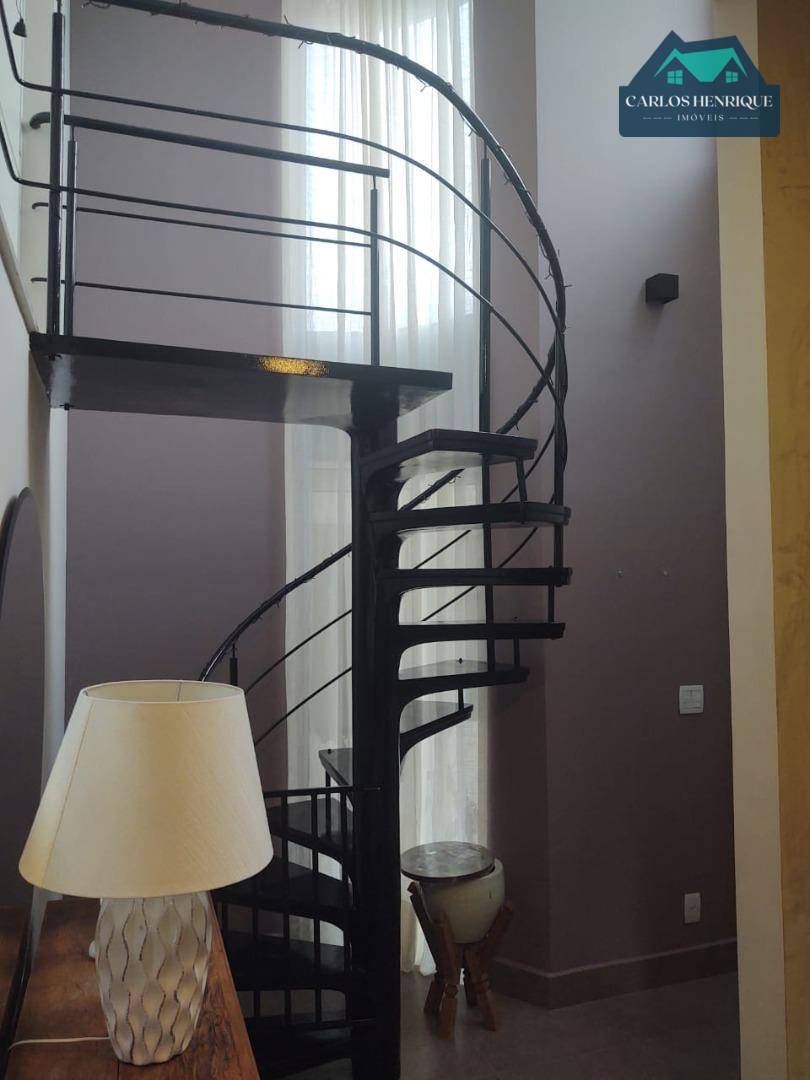 Casa à venda com 5 quartos, 240m² - Foto 2