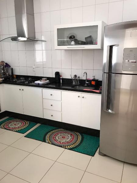 Casa de Condomínio à venda com 4 quartos, 180m² - Foto 5