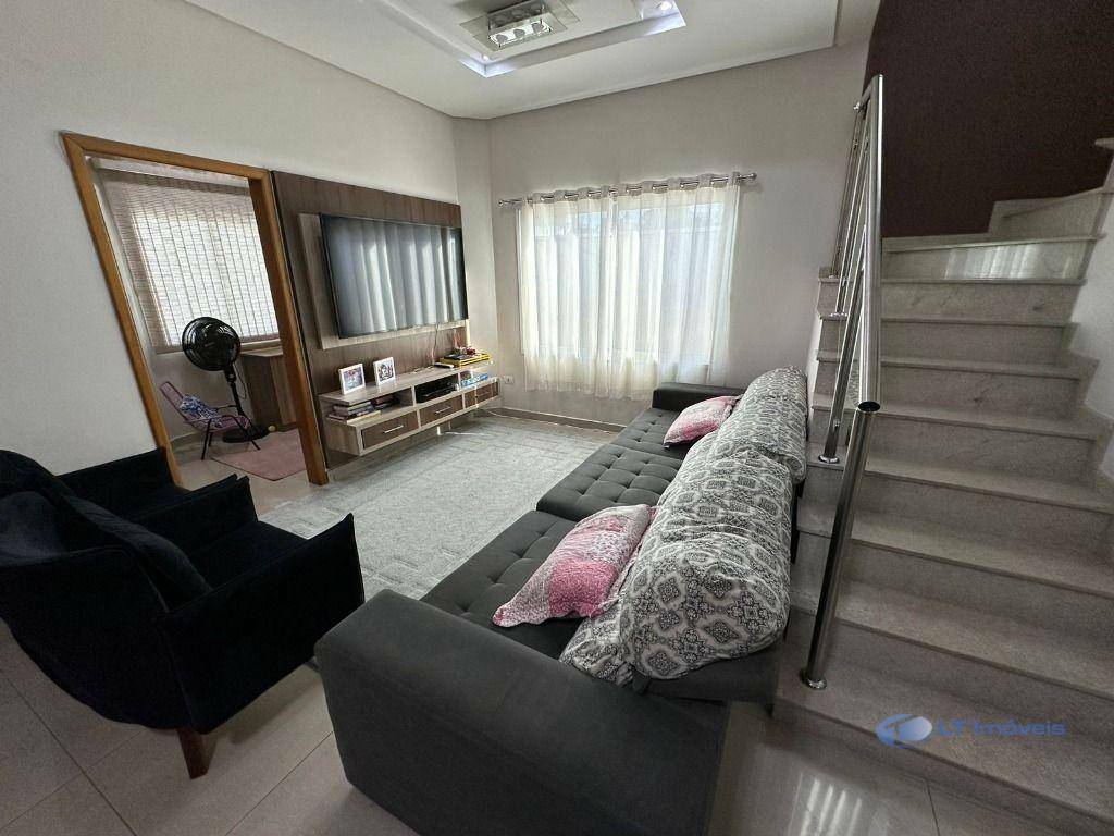 Casa de Condomínio à venda com 3 quartos, 194m² - Foto 2