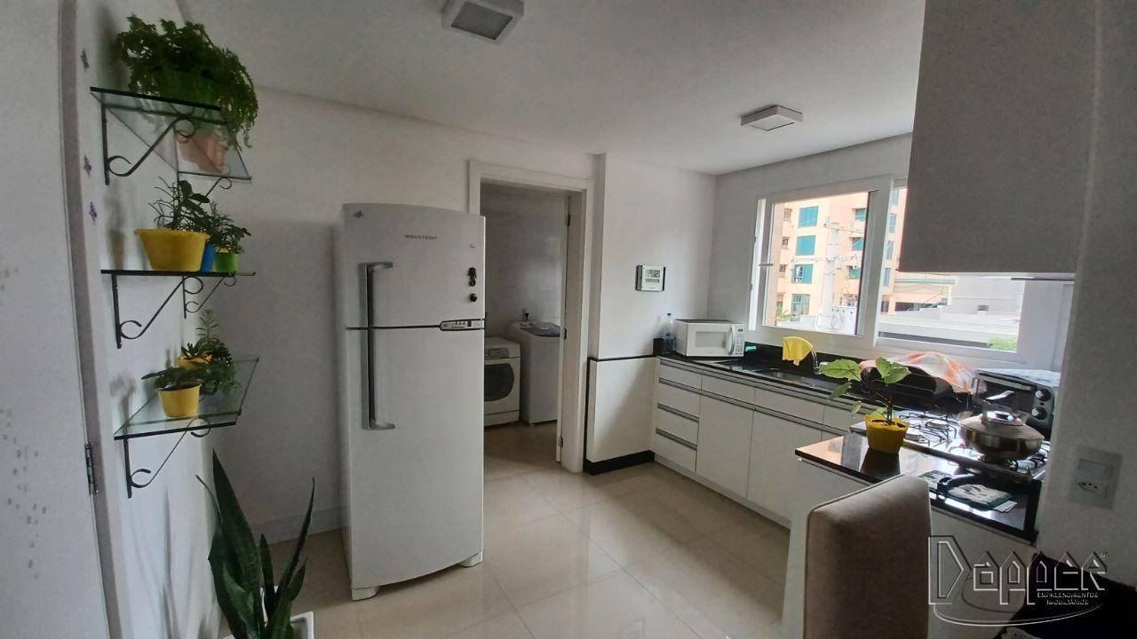 Apartamento à venda com 3 quartos, 217m² - Foto 8