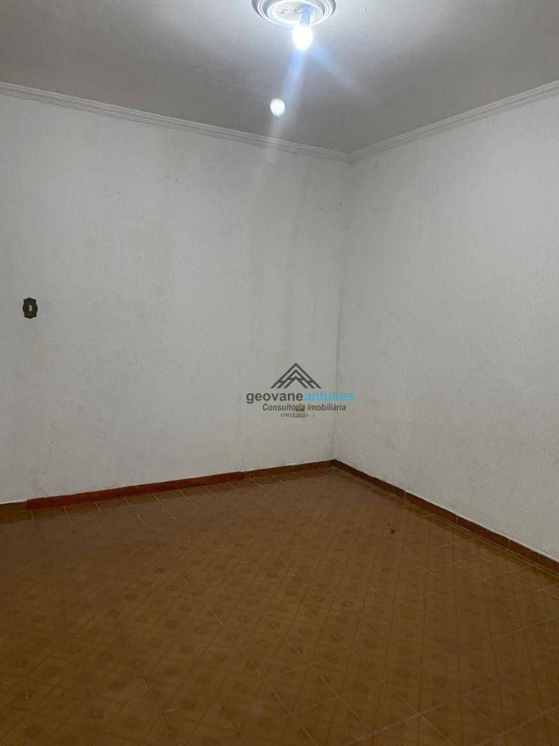 Casa à venda com 2 quartos, 250m² - Foto 7