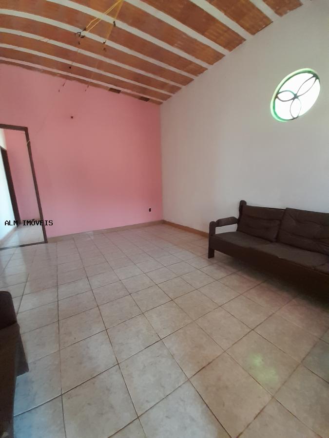 Casa à venda com 3 quartos, 3000m² - Foto 4