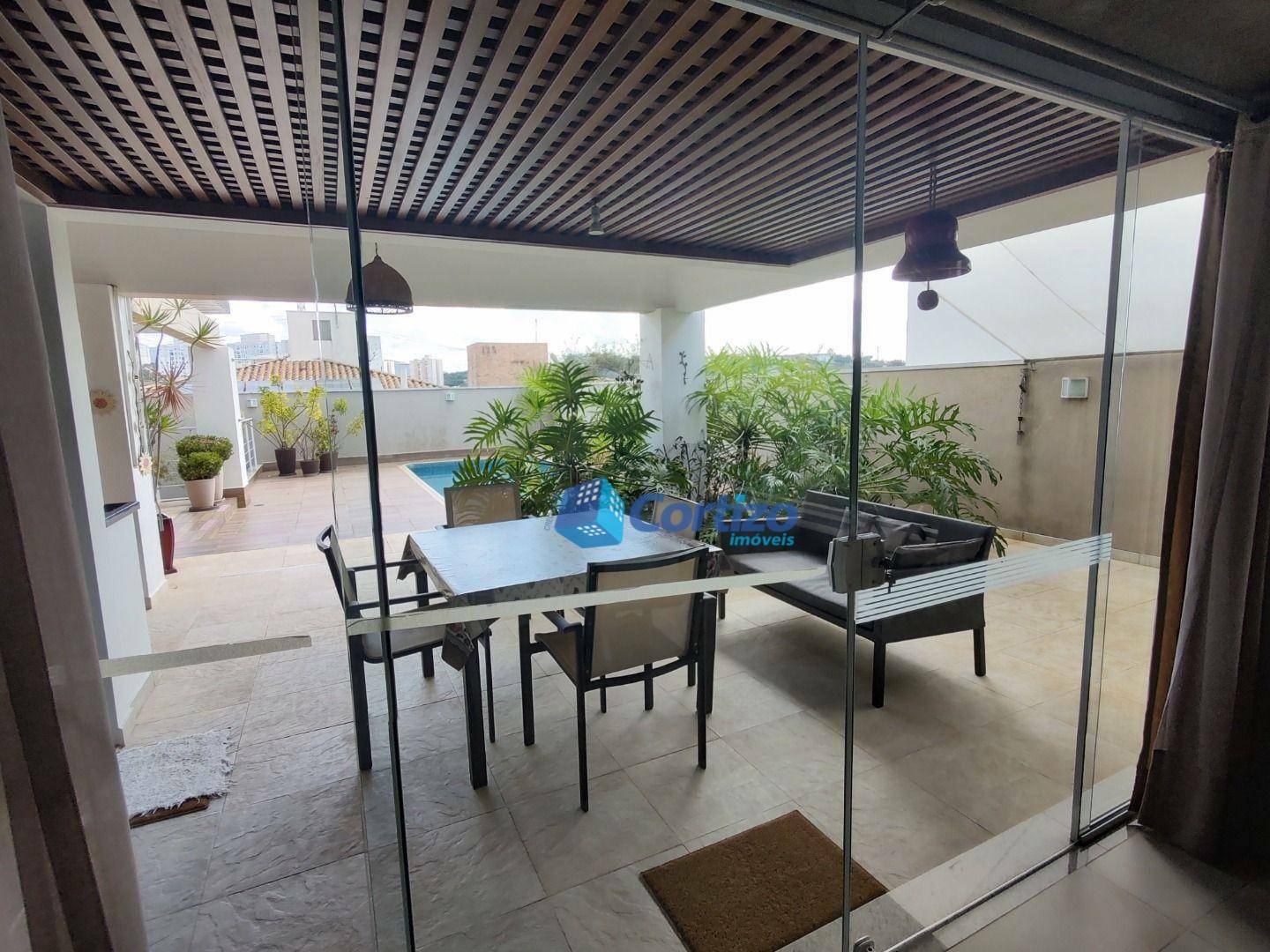 Casa à venda com 3 quartos, 349m² - Foto 9