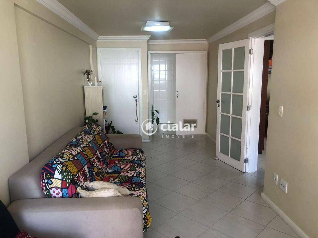 Apartamento à venda com 2 quartos, 62m² - Foto 1