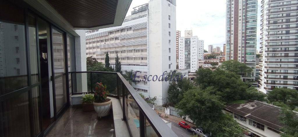 Apartamento à venda com 3 quartos, 144m² - Foto 9