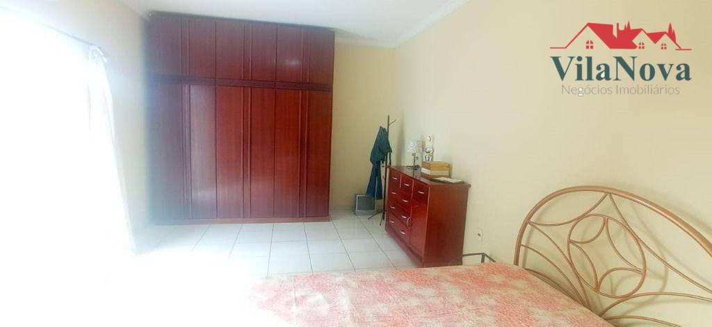 Casa à venda com 4 quartos, 260m² - Foto 14