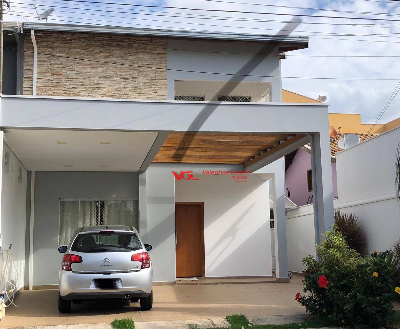 Sobrado à venda com 3 quartos, 185m² - Foto 1