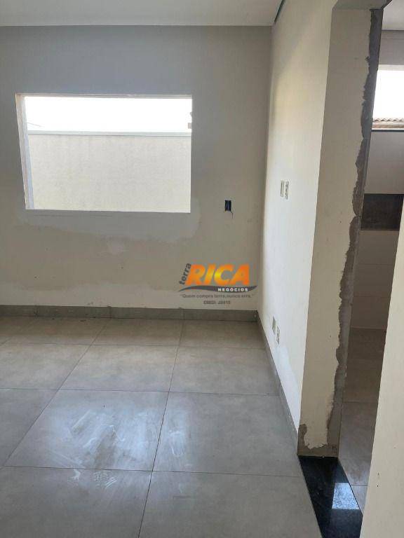 Casa à venda com 3 quartos, 241m² - Foto 14