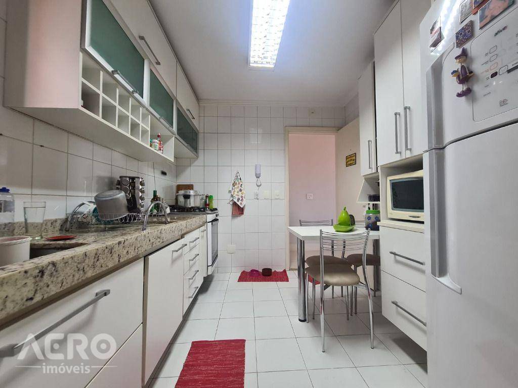 Apartamento à venda com 3 quartos, 107m² - Foto 5