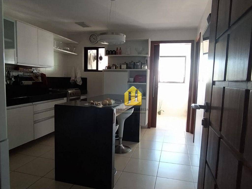 Apartamento para alugar com 3 quartos, 183m² - Foto 10