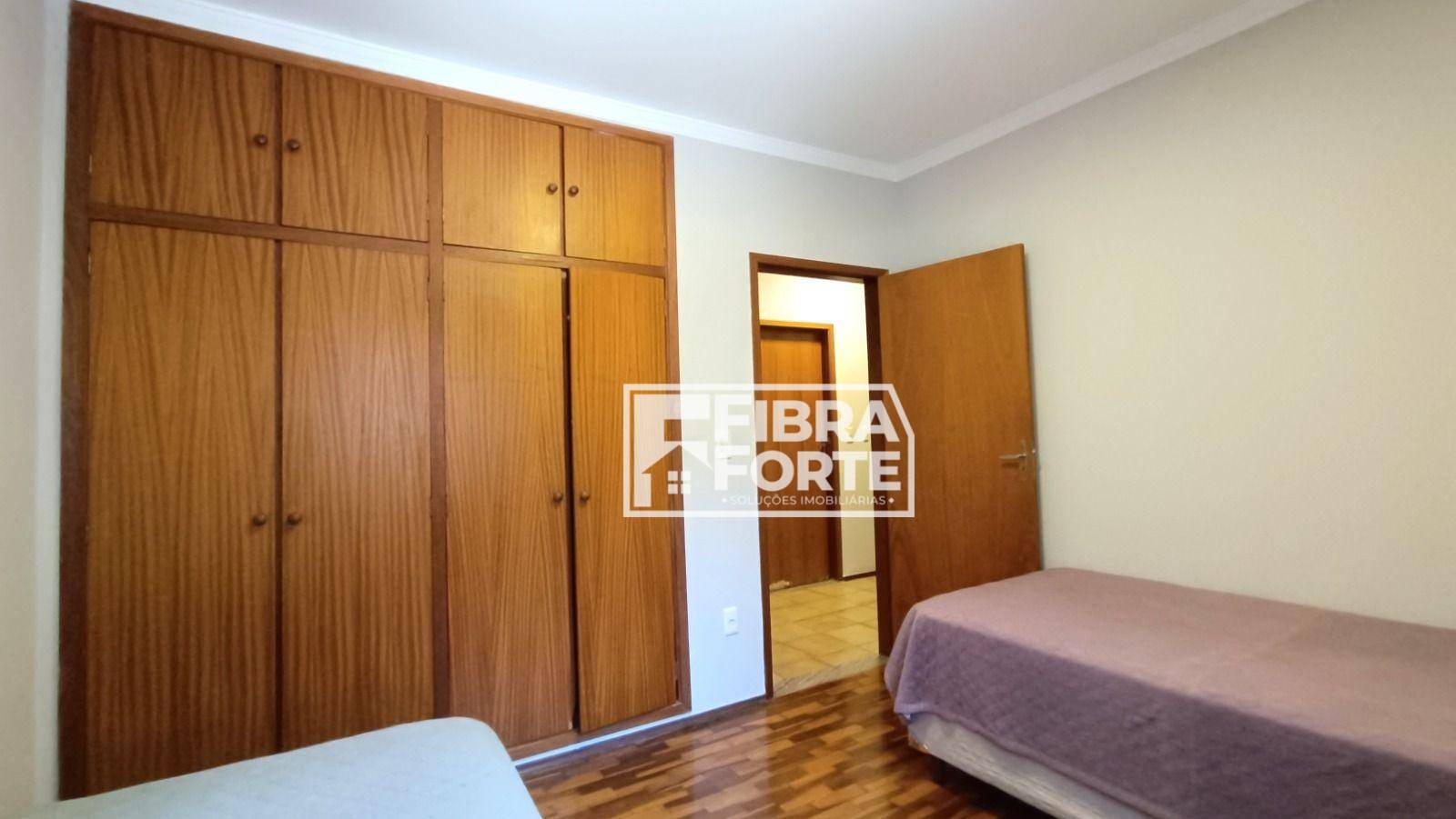 Casa à venda com 3 quartos, 220m² - Foto 13